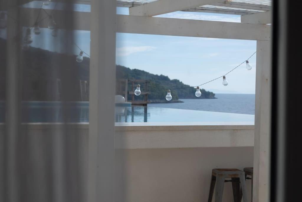 Villa Seafront With Infinity Pool & Eleiko Gym Gdinj