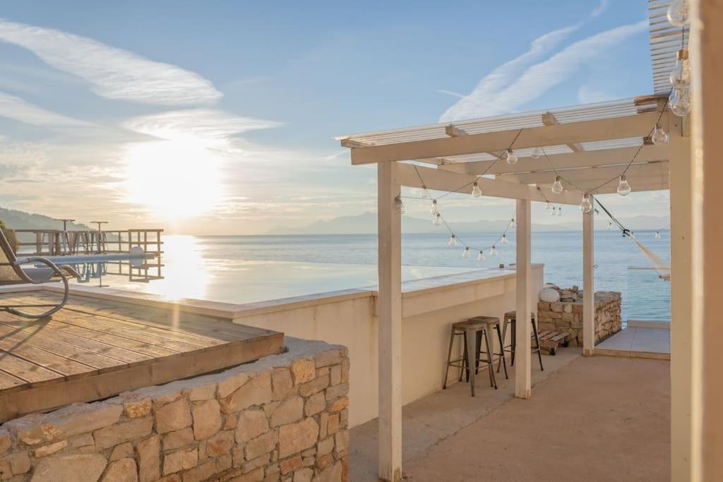 Villa Seafront With Infinity Pool & Eleiko Gym Gdinj